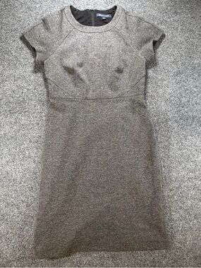 Brooks Brothers Woman’s lined Gray and Black Cap Sleeve Sheath Dress size 4
